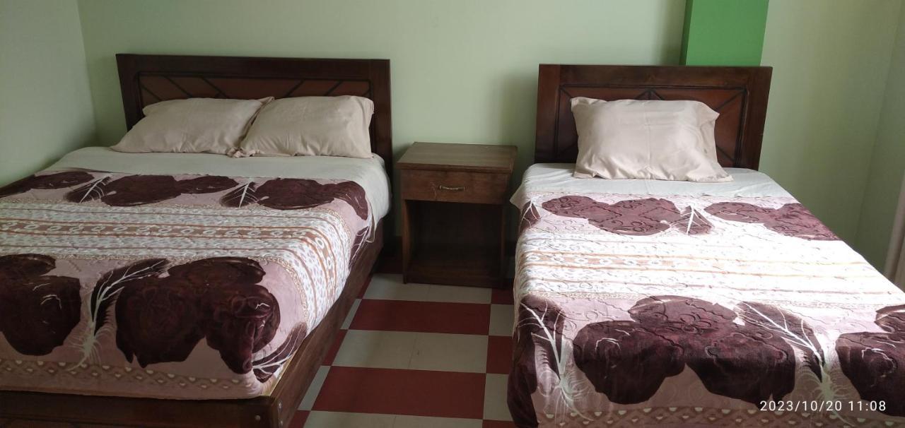 Hostal Eterna Primavera 科帕卡巴纳 外观 照片